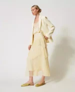 Twinset falda larga de tul con volantes plisados vainilla