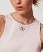 Twinset top ceñido acanalado con oval T - Imagen 4