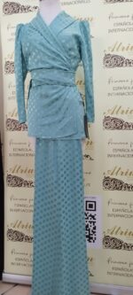 Matilde Cano conjunto pantalon saten lunares
