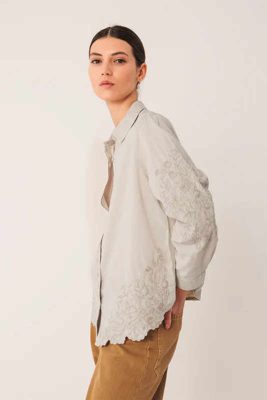 vi25ad385_103_0_c41e9d6f-8e0b-4443-94f4-d022eaf6b08c.webp Indi&Cold camisa voile bordada - Imagen 1